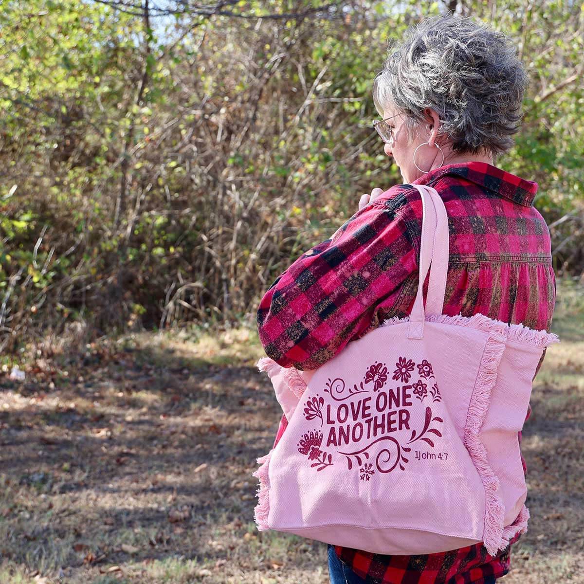 Love Female Tote Model